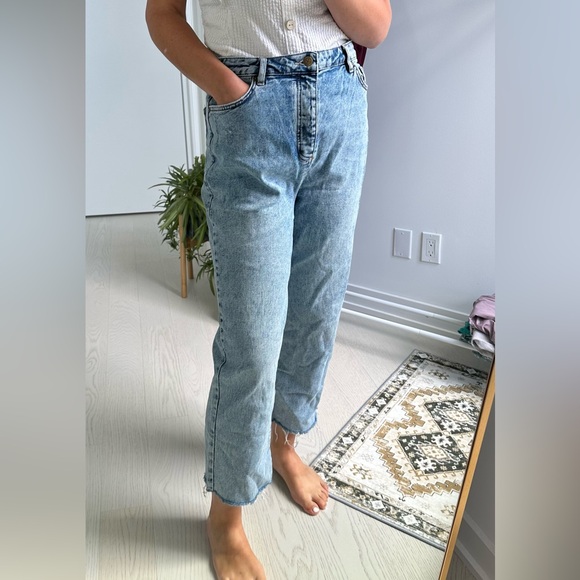 DRESDEN Highwasted Jeans - Picture 2 of 8